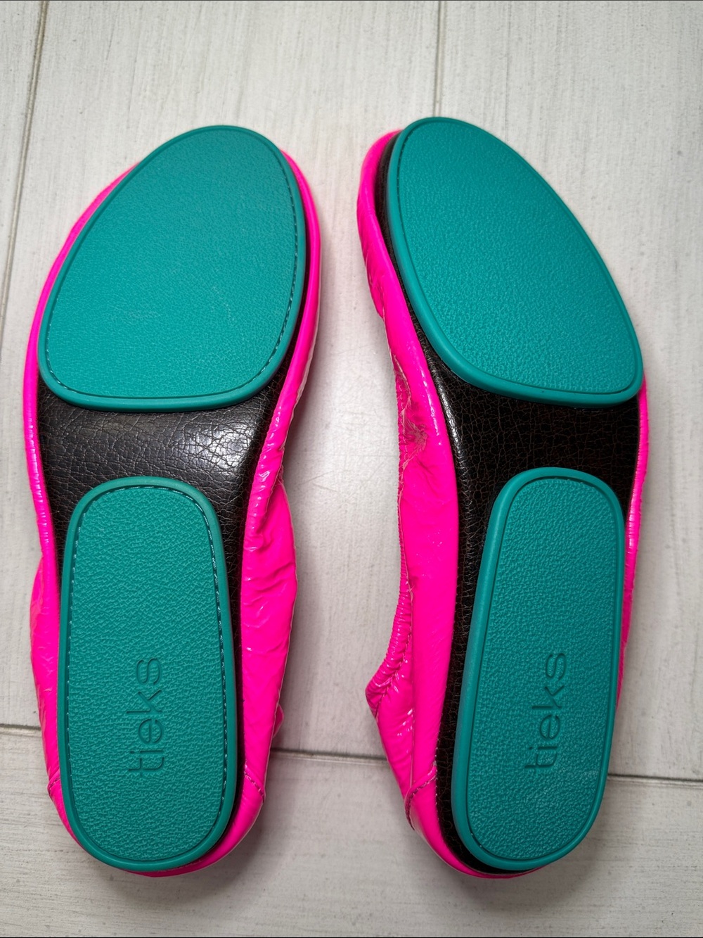 Tieks Women's Foldable Ballet Flats in Pop Pink: Never worn, no scuffs - Picture 4 of 5